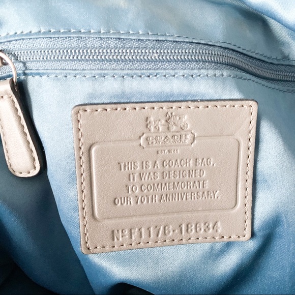 Coach Purse *MOVING SALE DISCOUNTS - Picture 5 of 7